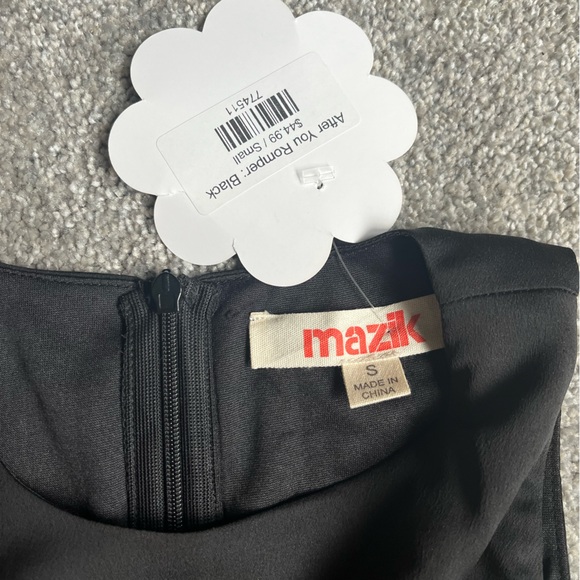 Black Ruffle Romper - Picture 6 of 6